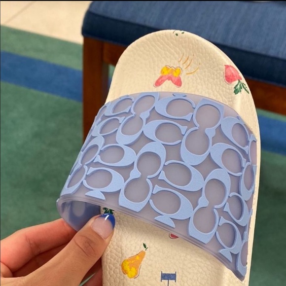 COACH Udele Sport Pool Slides Periwinkle/Chalk - Picture 2 of 5